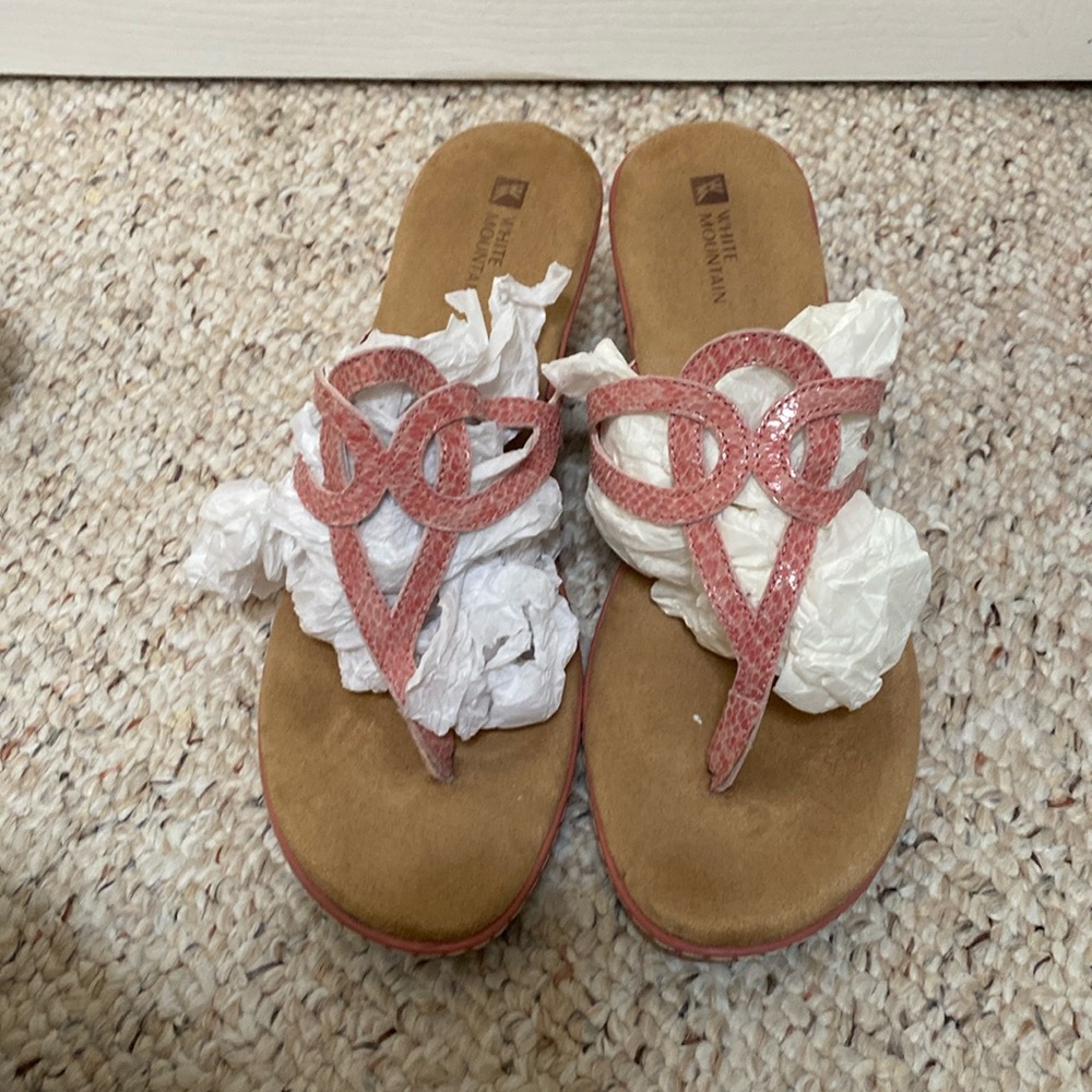 White Mountain sandals size 9-1/2 M